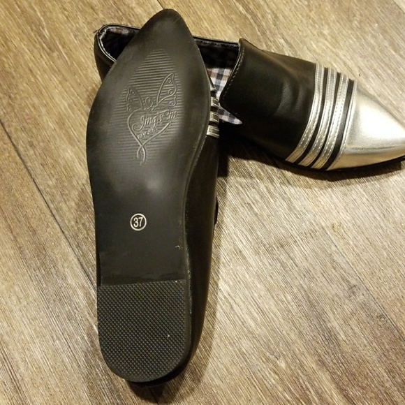 Shoes - Picture 3 of 3